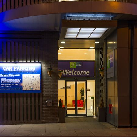 Holiday Inn Express Swindon City Centre By Ihg Екстер'єр фото