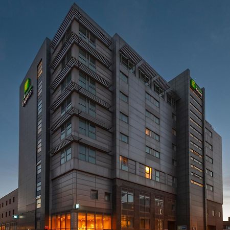 Holiday Inn Express Swindon City Centre By Ihg Екстер'єр фото